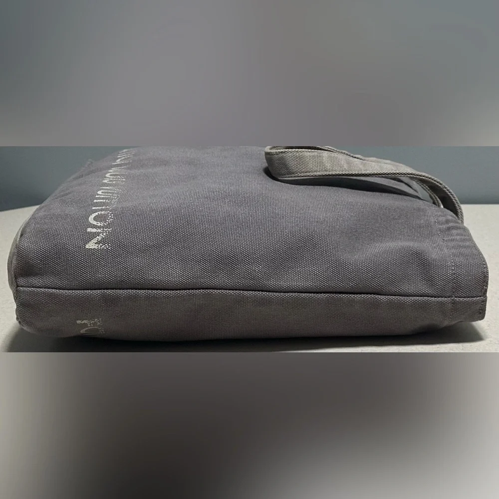 Louis Vuitton Fondation Paris Limited Edition Tote Bag Cotton Grey Unisex - Picture 8 of 11